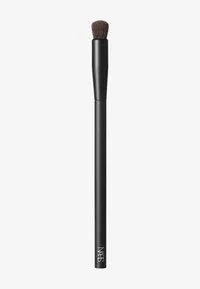 #11 soft matte complete concealer brush