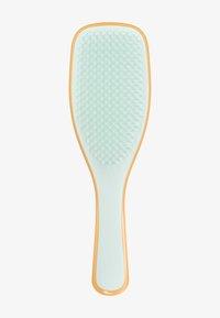 sweet orange & ice blue