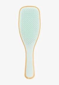 sweet orange & ice blue