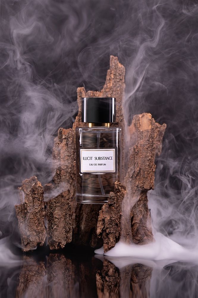 Jeanne Arthes Privée Illicit Substance — foto 3