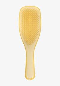 daffodil & buttercup